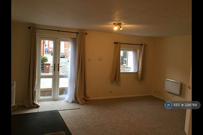 1 Bedroom Flat To Rent In Causeway, Banbury, OX16