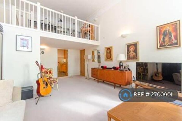 2 Bedroom Flat To Rent In New River Head, Clerkenwell, EC1R