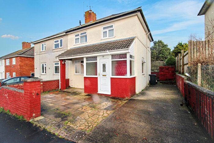 3 Bedroom Semi Detached House For Sale In Grove Leaze, Shirehampton, Bristol, BS11