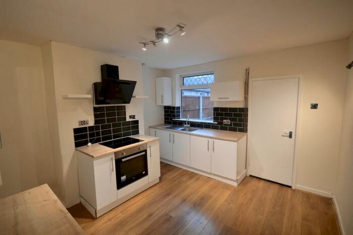 3 Bedroom Terraced House To Rent In Co Operative Street, Stanton Hill, NG17