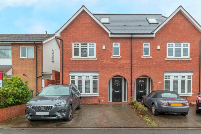 4 Bedroom Semi-Detached House To Rent In Longmore Road, Shirley, B90