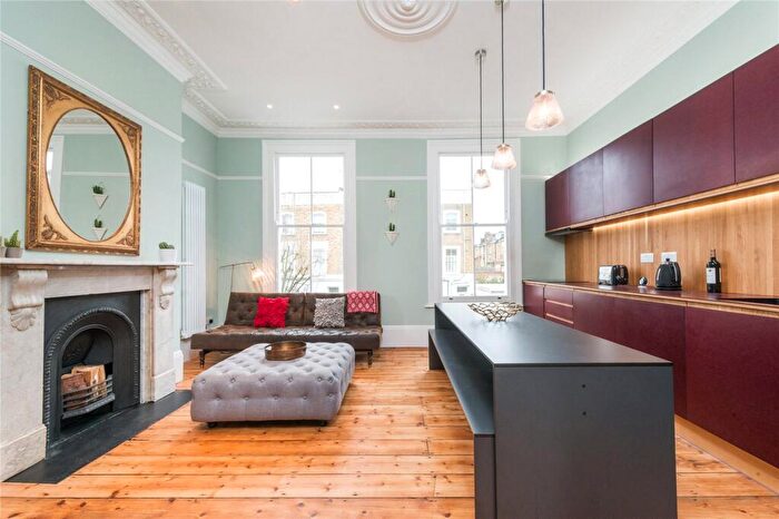 1 Bedroom Flat To Rent In Caedmon Road, Holloway, N7