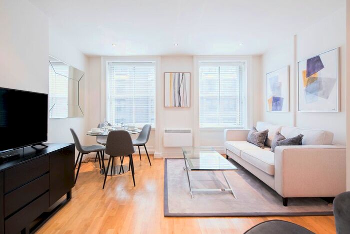 2 Bedroom Flat To Rent In Nottingham Place, London, W1U