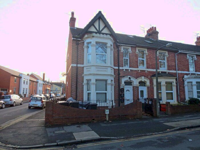 1 Bedroom Flat To Rent In Euclid Street, Town Centre, SN1