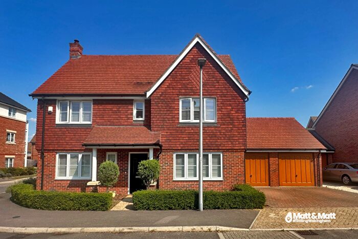 4 Bedroom Detached House For Sale In Readwin Crescent, Wokingham, Berkshire, RG40