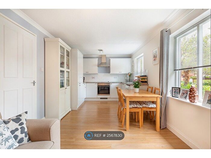 1 Bedroom Flat To Rent In Meredith Court, Bristol, BS1