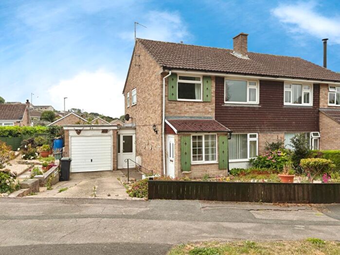 3 Bedroom House For Sale In Pasture Way, Bridport, DT6