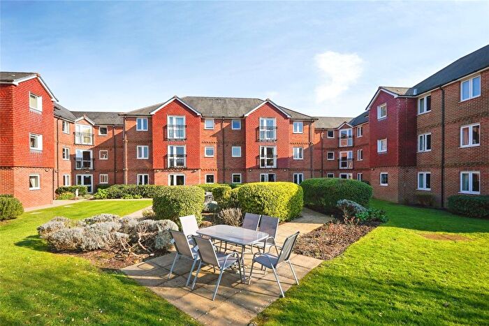 1 Bedroom Flat For Sale In Laurel Court, Cheriton, CT19