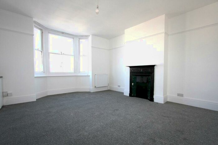 2 Bedroom Maisonette To Rent In Tarring Road, Worthing, BN11