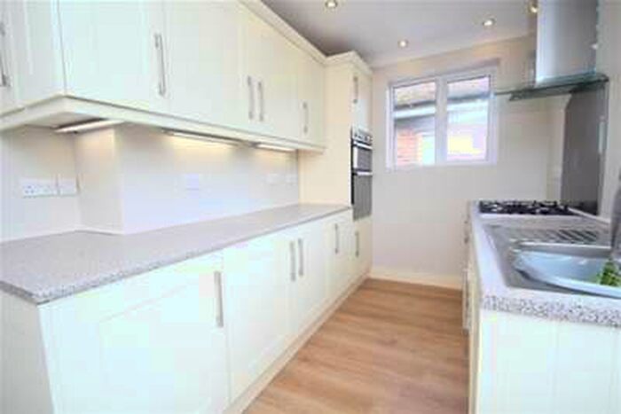 2 Bedroom Maisonette Flat To Rent In Cheston Avenue, Shirley CR0