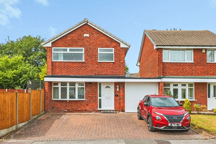 3 Bedroom Link Detached House For Sale In Pingle Crescent, Nottingham, NG5
