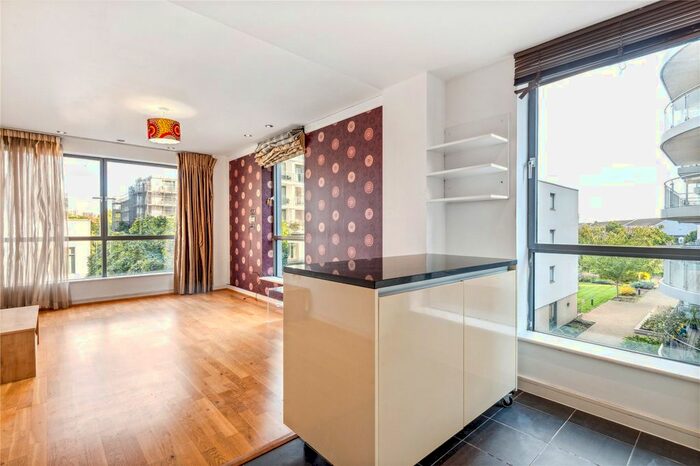 1 Bedroom Flat To Rent In Wallis House, Great West Road, Brentford, Middlesex, TW8