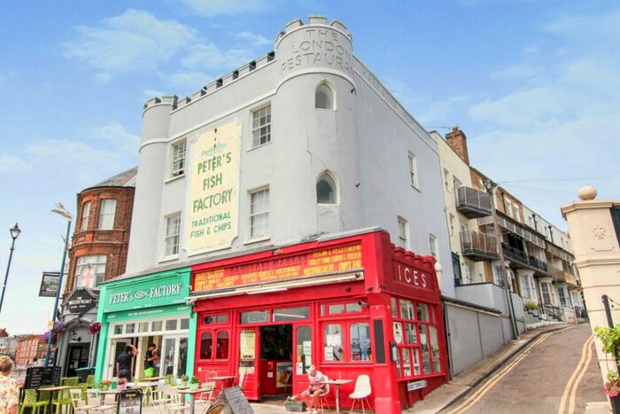 1 Bedroom Apartment For Sale In Harbour Parade, Ramsgate, CT11