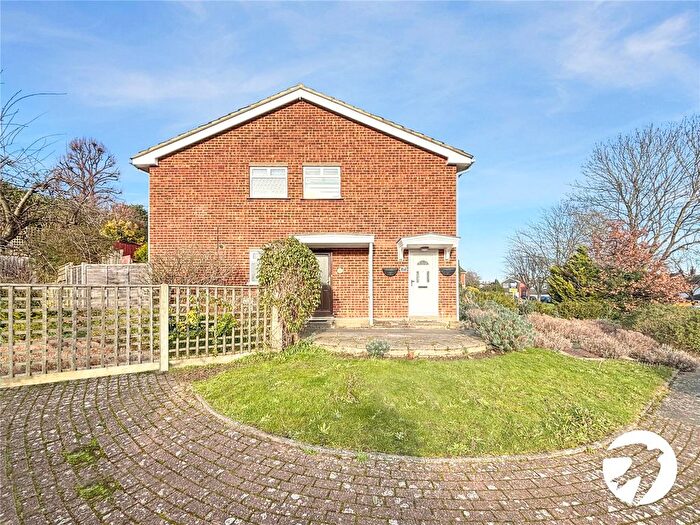 2 Bedroom Maisonette To Rent In Alton Close, Bexley, DA5