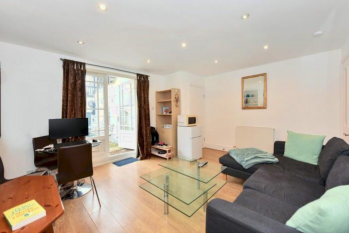 1 Bedroom Flat To Rent In Bark Place, Bayswater W2