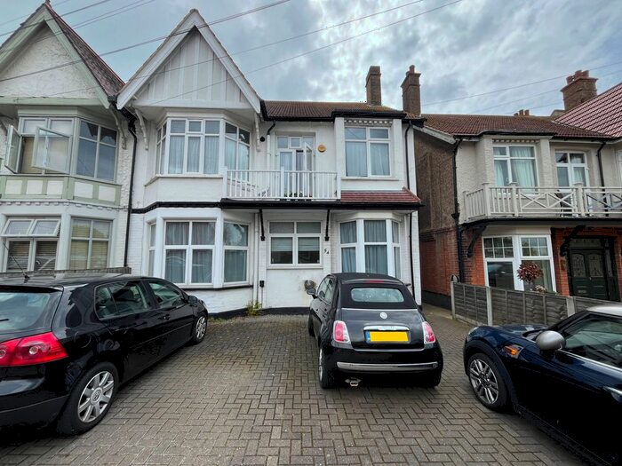 1 Bedroom Flat To Rent In Crowstone Avenue, Westcliff, SS0