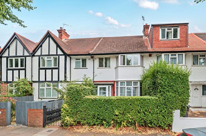 3 Bedroom Terraced House For Sale In Princes Avenue, Acton, W3