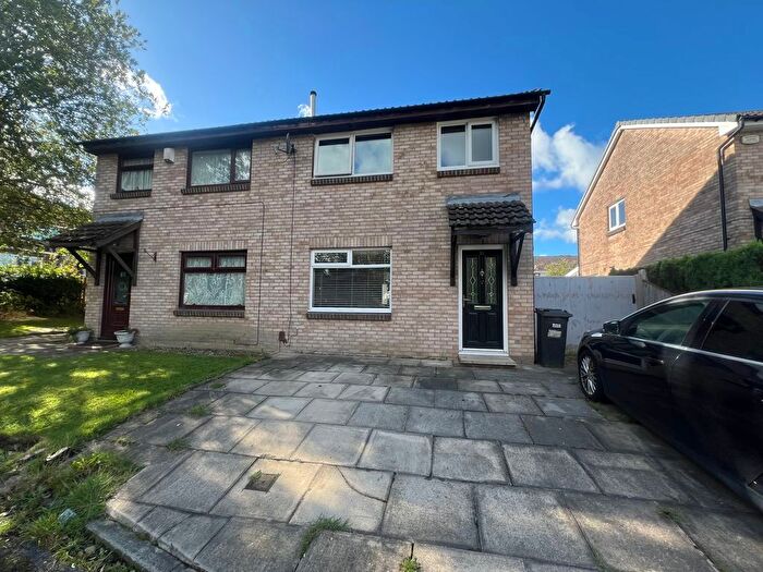 3 Bedroom Semi-Detached House For Sale In Littlebourne Walk, Sharples, BL1