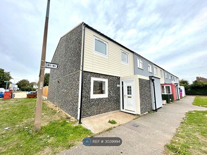 3 Bedroom End Of Terrace House To Rent In Foxglove Road, South Ockendon, RM15