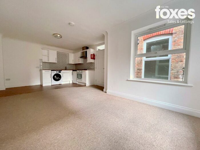 1 Bedroom Apartment To Rent In Christchurch Road, Bournemouth, Dorset, BH7