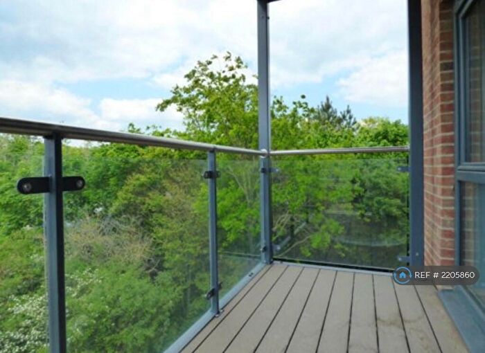 1 Bedroom Flat To Rent In Macro House, Oakgrove, Milton Keynes, MK10