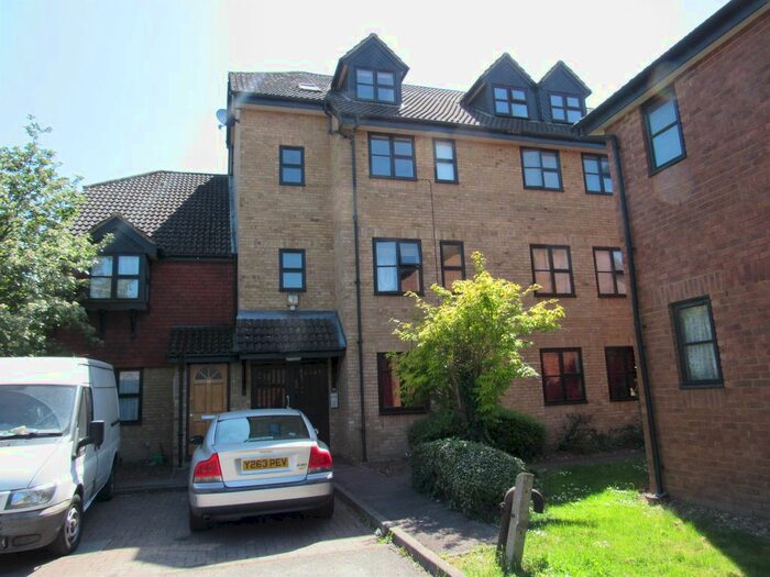 1 Bedroom Studio To Rent In Kingston Gardens, Beddington, Surrey, CR0