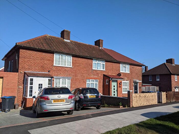 1 Bedroom Apartment To Rent In Faversham Road, Morden, SM4