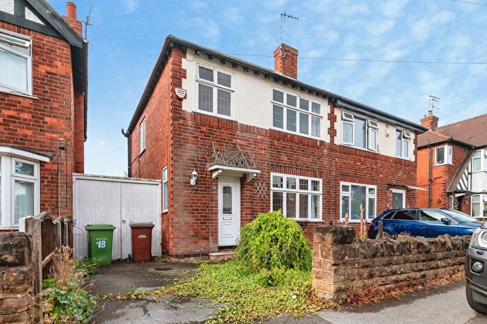 3 Bedroom Semi-Detached House For Sale In Nuthall Gardens, Nottingham, NG8