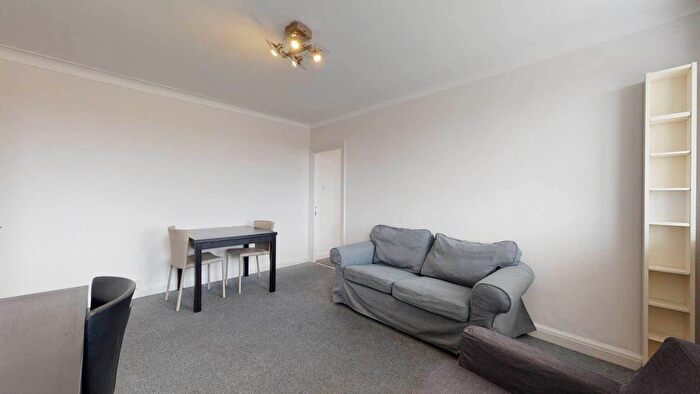 5 Bedroom Semi-Detached House To Rent In Clarence Avenue, Clapham, SW4