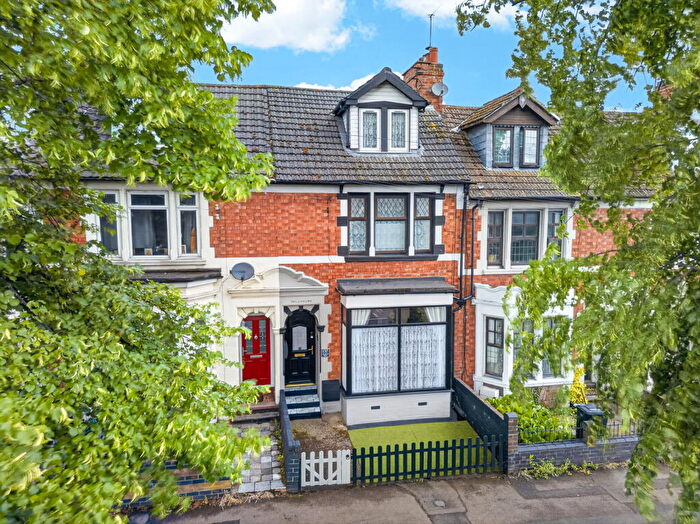 4 Bedroom Terraced House For Sale In Stamford Road, Kettering, NN16