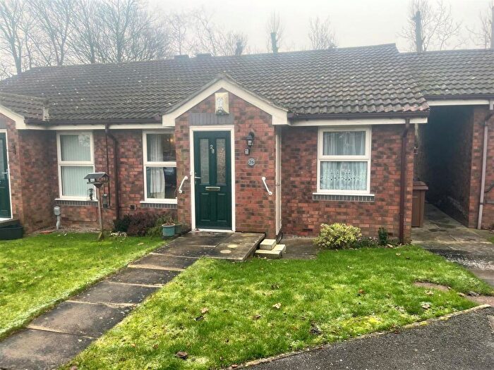 2 Bedroom Bungalow For Sale In Beverley Road, Willerby, Hull, HU10