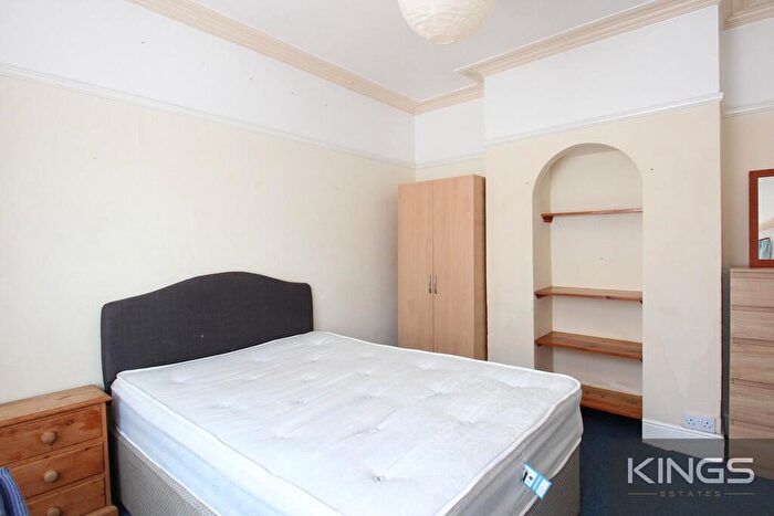 3 Bedroom Terraced House To Rent In Livingstone Road, Southampton, SO14