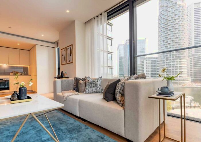 3 Bedroom Apartment To Rent In Apartment In Hampton Tower, South Quay Plaza, Marsh Wall London, E14