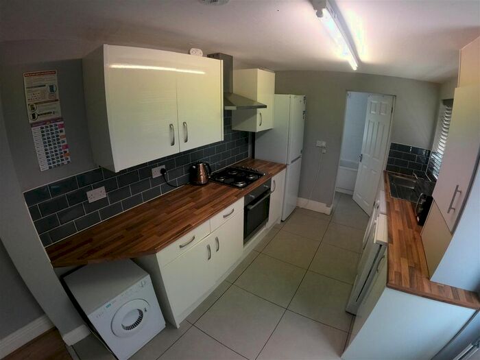 3 Bedroom Terraced House To Rent In Raglan Street, Newland Avenue, Hull, HU5