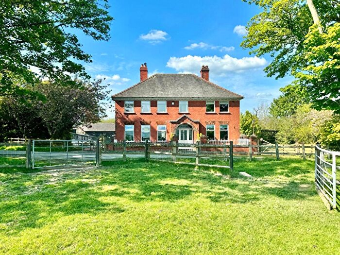 5 Bedroom Equestrian Facility For Sale In Crossgates, Llandrindod Wells, Powys, LD1