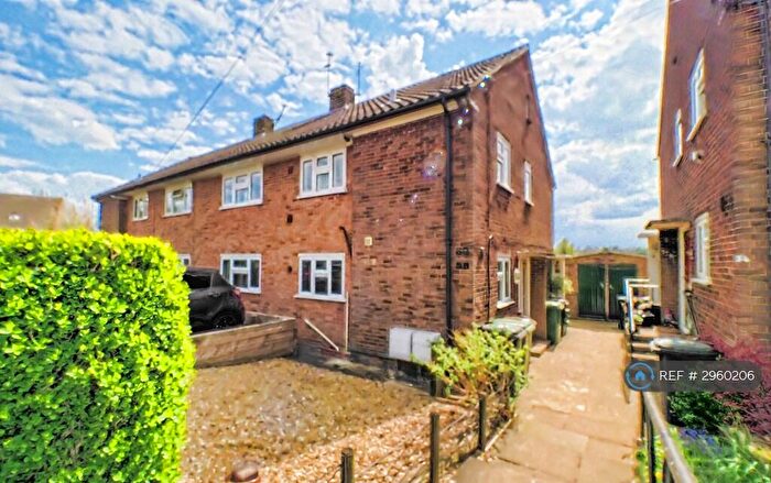 2 Bedroom Maisonette To Rent In Tallents Crescent, Harpenden, AL5