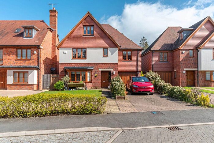 4 Bedroom Detached House For Sale In Bishop Ramsey Close, Ruislip, HA4