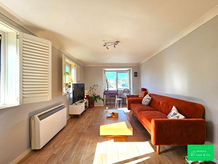 1 Bedroom Flat To Rent In Diploma Avenue, East Finchley, London, N2