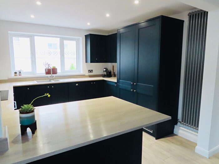 3 Bedroom Property To Rent In Melvill Road, Falmouth, TR11