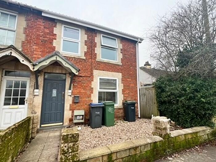 3 Bedroom Semi-Detached House For Sale In London Road, Chippenham, SN15