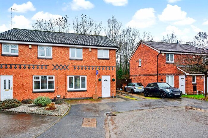 3 Bedroom Semi Detached House For Sale In Honeysuckle Grove, Nottingham, NG6