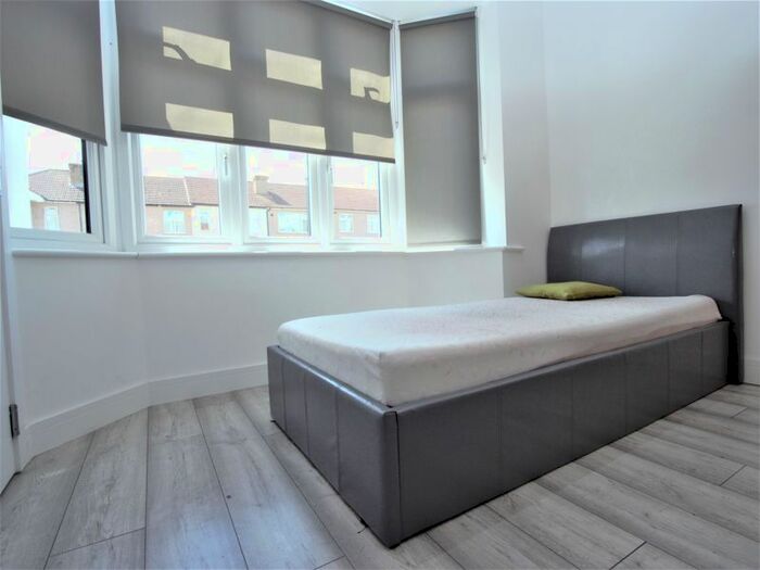 Property To Rent In Boleyn Avenue, Enfield, EN1