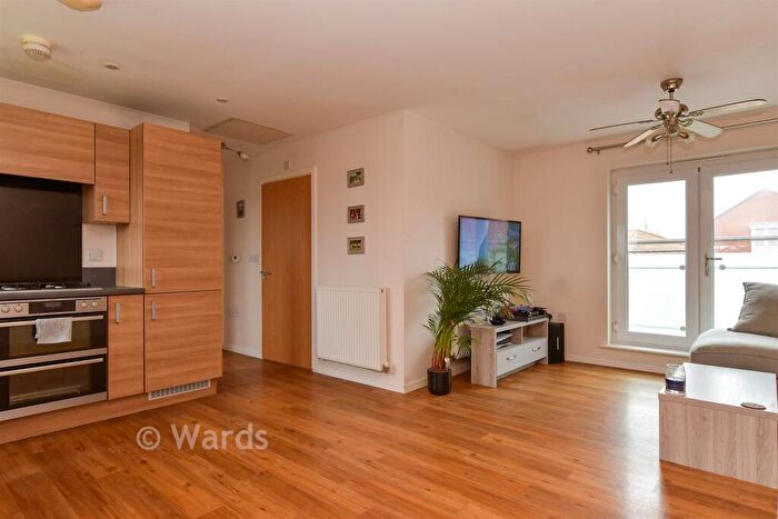 2 Bedroom Coach House For Sale In Wells Court, Northfleet, Gravesend, Kent, DA11