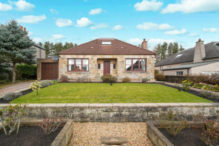 3 Bedroom Detached House For Sale In Venturefair Avenue, Dunfermline, KY12