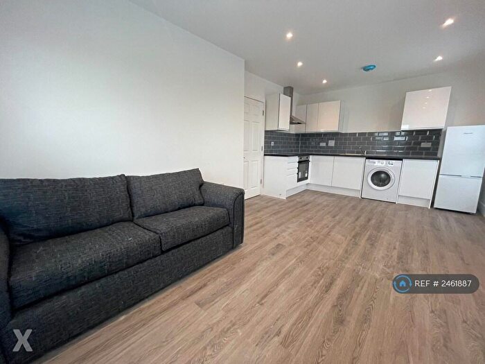2 Bedroom Flat To Rent In The Balbirs, Southampton, SO17