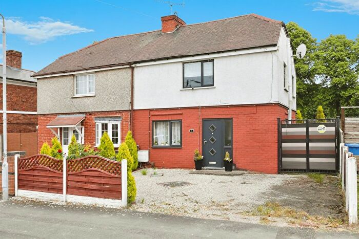 3 Bedroom Semi-Detached House For Sale In Hardwick Road East, Worksop, S80