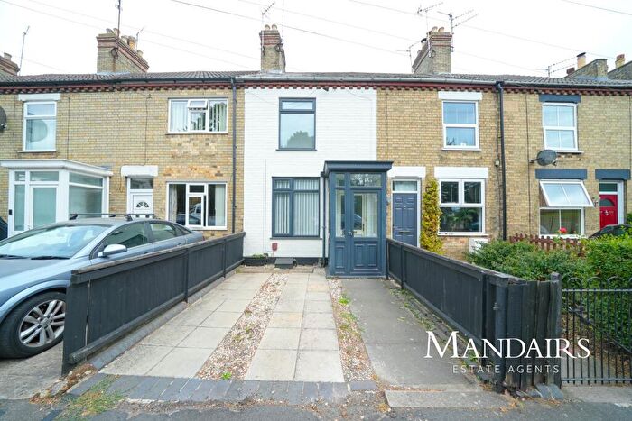2 Bedroom Terraced House For Sale In New Road, Woodston, Peterborough, PE2