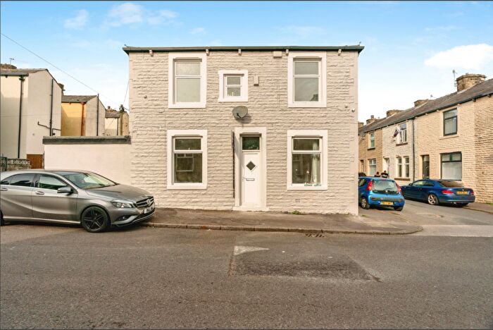 3 Bedroom Detached House To Rent In Raglan Road, Burnley, BB11