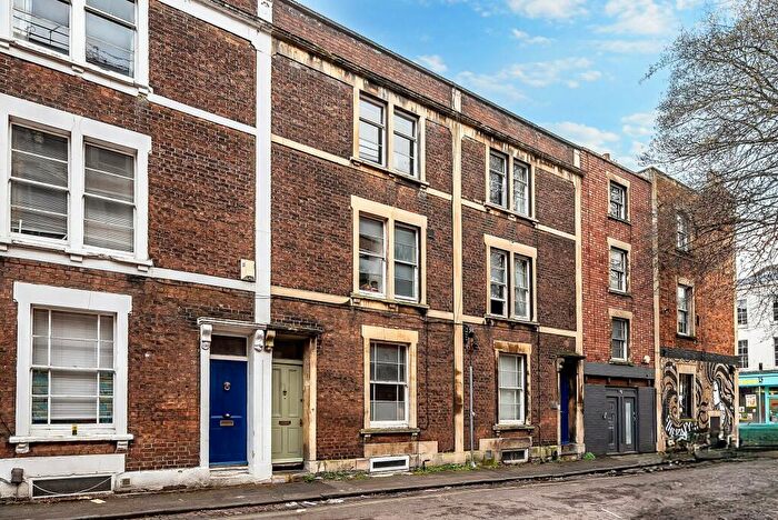 6 Bedroom Terraced House To Rent In Clarence Place, Bristol, BS2