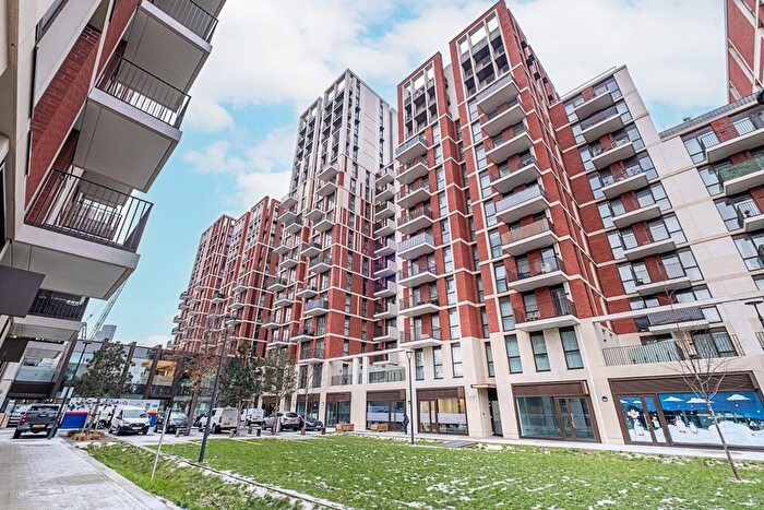 2 Bedroom Flat To Rent In Sleaford Street, London, SW8